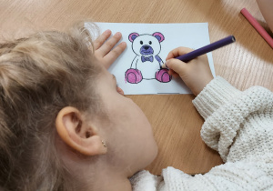 Światowy Dzień Pluszowego Misia – święto symbolu dzieciństwa w grupie X