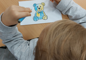 Światowy Dzień Pluszowego Misia – święto symbolu dzieciństwa w grupie X