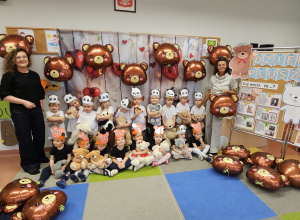 „Czy to jutro, czy to dziś, wszystkim jest potrzebny MIŚ” – grupa IX świętuje Dzień Pluszowego Misia