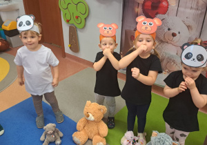 „Czy to jutro, czy to dziś, wszystkim jest potrzebny MIŚ” – grupa IX świętuje Dzień Pluszowego Misia