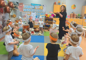 „Czy to jutro, czy to dziś, wszystkim jest potrzebny MIŚ” – grupa IX świętuje Dzień Pluszowego Misia