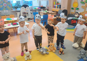 „Czy to jutro, czy to dziś, wszystkim jest potrzebny MIŚ” – grupa IX świętuje Dzień Pluszowego Misia