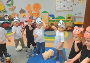 „Czy to jutro, czy to dziś, wszystkim jest potrzebny MIŚ” – grupa IX świętuje Dzień Pluszowego Misia