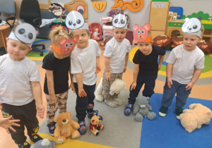 „Czy to jutro, czy to dziś, wszystkim jest potrzebny MIŚ” – grupa IX świętuje Dzień Pluszowego Misia