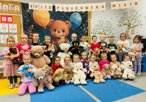 Dzień Pluszowego Misia i wizyta w bibliotece - gr. XI