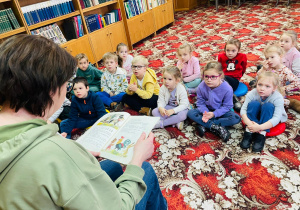 Dzień Pluszowego Misia i wizyta w bibliotece - gr. XI