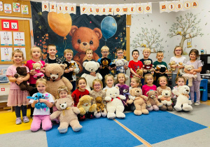 Dzień Pluszowego Misia i wizyta w bibliotece - gr. XI