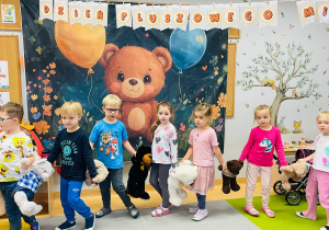 Dzień Pluszowego Misia i wizyta w bibliotece - gr. XI