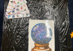 "Andrzejkowe Czary- Mary"- eksperymenty w grupie VI