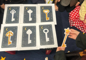 "Andrzejkowe Czary- Mary"- eksperymenty w grupie VI