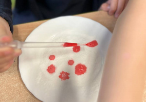 "Andrzejkowe Czary- Mary"- eksperymenty w grupie VI