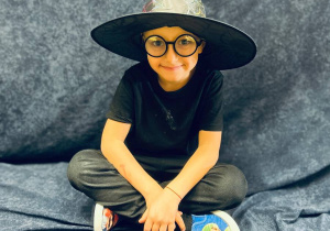 "Andrzejkowe Czary- Mary"- eksperymenty w grupie VI