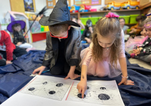 Magia, wróżby i wspólna zabawa w grupie III