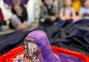 Magia, wróżby i wspólna zabawa w grupie III