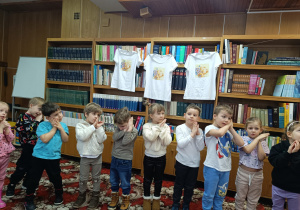 Dzień Pluszowego Misia i misiowa przygoda w bibliotece - gr. XII