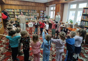 Dzień Pluszowego Misia i misiowa przygoda w bibliotece - gr. XII