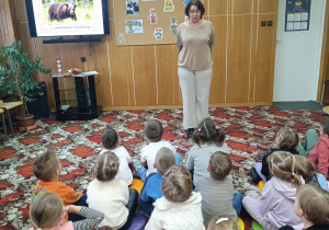 Dzień Pluszowego Misia i misiowa przygoda w bibliotece - gr. XII