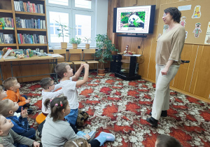 Dzień Pluszowego Misia i misiowa przygoda w bibliotece - gr. XII