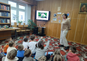 Dzień Pluszowego Misia i misiowa przygoda w bibliotece - gr. XII