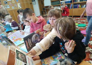 Dzień Pluszowego Misia i misiowa przygoda w bibliotece - gr. XII