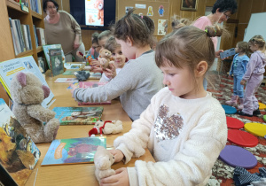 Dzień Pluszowego Misia i misiowa przygoda w bibliotece - gr. XII