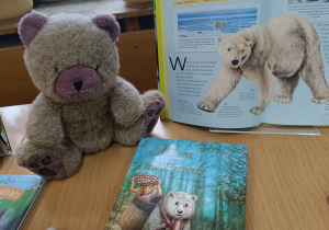 Dzień Pluszowego Misia i misiowa przygoda w bibliotece - gr. XII