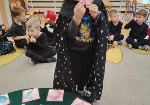 Andrzejkowe czary-mary w grupie II