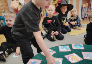 Andrzejkowe czary-mary w grupie II