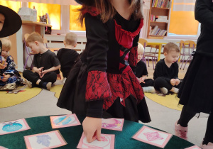 Andrzejkowe czary-mary w grupie II