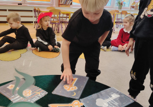 Andrzejkowe czary-mary w grupie II