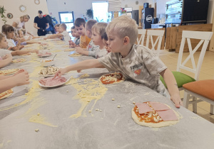 "Jak powstaje pizza?" - czyli kulinarne warsztaty w gr. XII