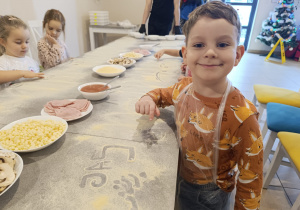 "Jak powstaje pizza?" - czyli kulinarne warsztaty w gr. XII