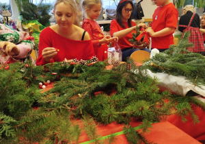 „Świąteczne wianki” – warsztaty bożonarodzeniowe w gr. XII