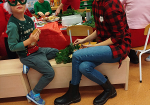 „Świąteczne wianki” – warsztaty bożonarodzeniowe w gr. XII