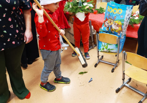 „Świąteczne wianki” – warsztaty bożonarodzeniowe w gr. XII
