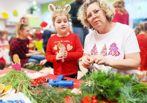 „Świąteczne wianki” – warsztaty bożonarodzeniowe w gr. XII