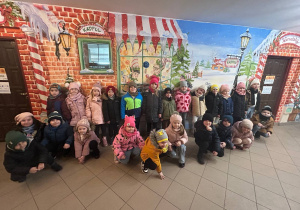 Mikołajkowy wyjazd do Fabryki Bombek w grupie VI