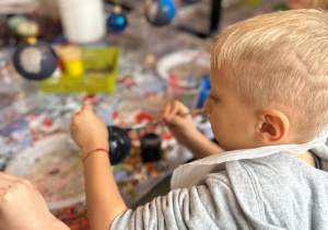 Mikołajkowy wyjazd do Fabryki Bombek w grupie VI