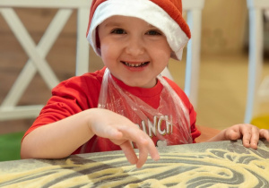 Mikołajkowe warsztaty robienia pizzy w grupie II i spotkanie ze Świętym Mikołajem