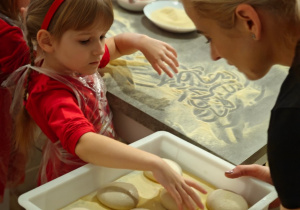 Mikołajkowe warsztaty robienia pizzy w grupie II i spotkanie ze Świętym Mikołajem