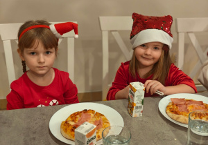 Mikołajkowe warsztaty robienia pizzy w grupie II i spotkanie ze Świętym Mikołajem