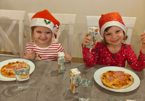 Mikołajkowe warsztaty robienia pizzy w grupie II i spotkanie ze Świętym Mikołajem
