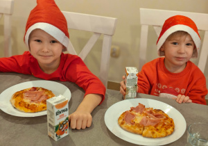 Mikołajkowe warsztaty robienia pizzy w grupie II i spotkanie ze Świętym Mikołajem