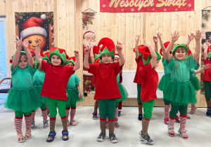 Magia Świąt zaczyna się tam, gdzie tworzy się coś razem … Mikołajki i rodzinne warsztaty dekorowania pierników w grupie X