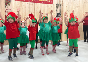 Magia Świąt zaczyna się tam, gdzie tworzy się coś razem … Mikołajki i rodzinne warsztaty dekorowania pierników w grupie X