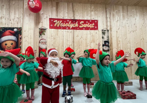 Magia Świąt zaczyna się tam, gdzie tworzy się coś razem … Mikołajki i rodzinne warsztaty dekorowania pierników w grupie X