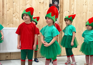 Magia Świąt zaczyna się tam, gdzie tworzy się coś razem … Mikołajki i rodzinne warsztaty dekorowania pierników w grupie X