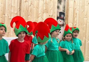 Magia Świąt zaczyna się tam, gdzie tworzy się coś razem … Mikołajki i rodzinne warsztaty dekorowania pierników w grupie X