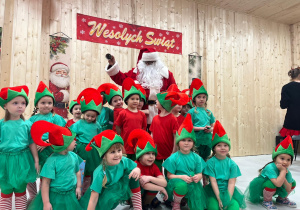 Magia Świąt zaczyna się tam, gdzie tworzy się coś razem … Mikołajki i rodzinne warsztaty dekorowania pierników w grupie X