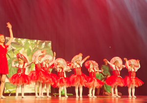 "Bella i Bestia” – jubileuszowy spektakl Studia Tańca Rytmix i występ Oliwki i Zuzi